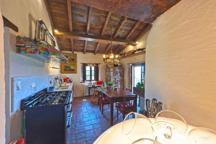 Image No.25-6 Bed Farmhouse for sale