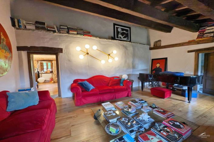 Image No.29-6 Bed Farmhouse for sale