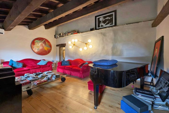 Image No.30-6 Bed Farmhouse for sale