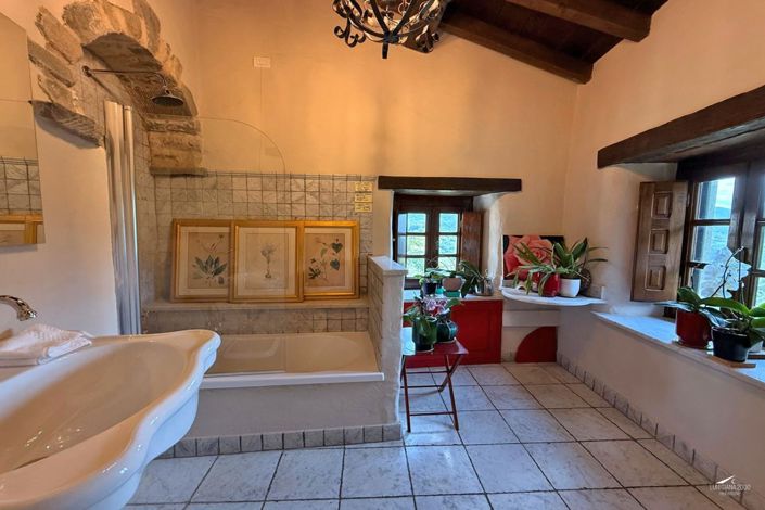 Image No.33-6 Bed Farmhouse for sale