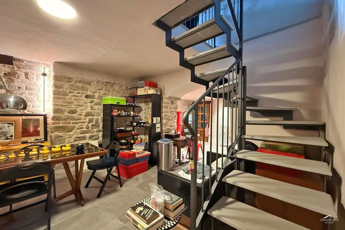 Image No.36-6 Bed Farmhouse for sale