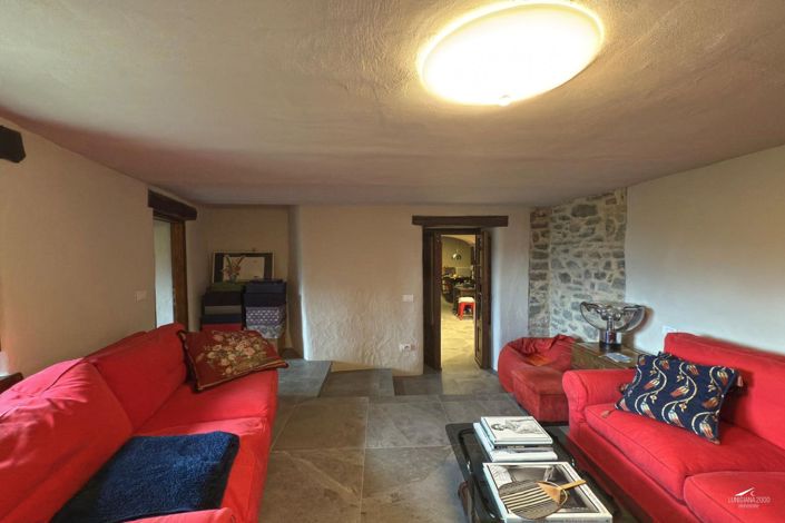 Image No.39-6 Bed Farmhouse for sale