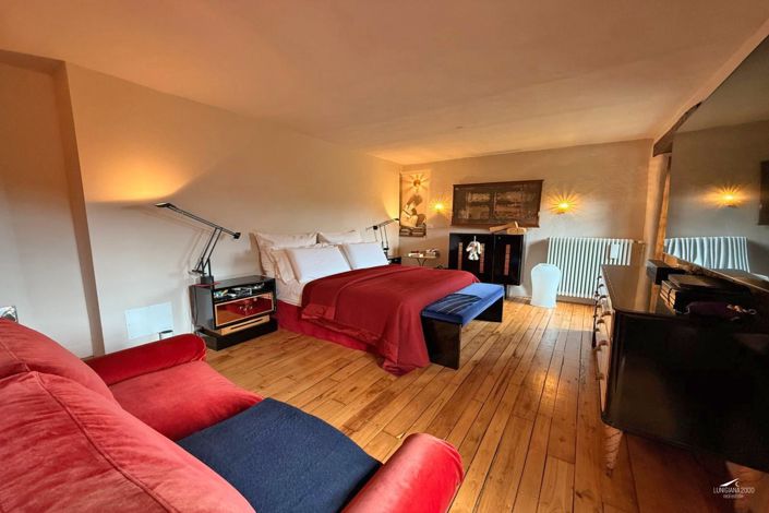 Image No.52-6 Bed Farmhouse for sale