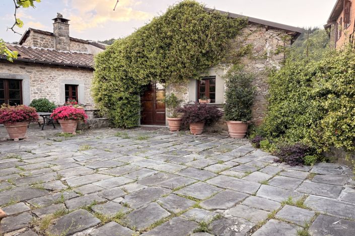 Image No.57-6 Bed Farmhouse for sale