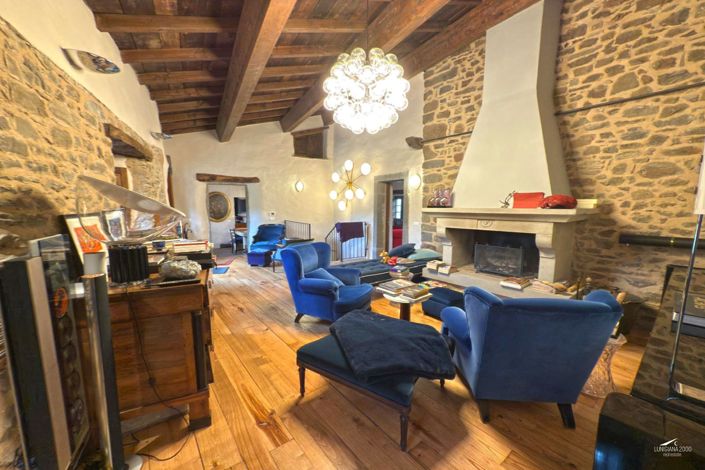 Image No.8-6 Bed Farmhouse for sale