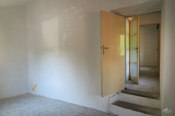 Image No.12-2 Bed Property for sale