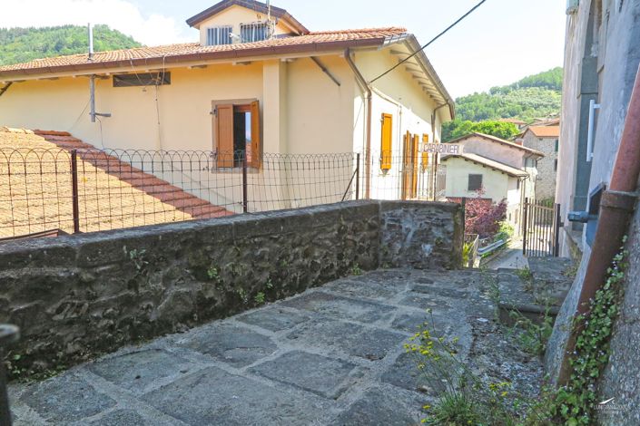 Image No.19-2 Bed Property for sale