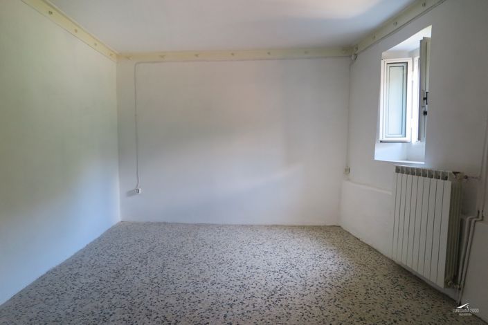 Image No.9-2 Bed Property for sale