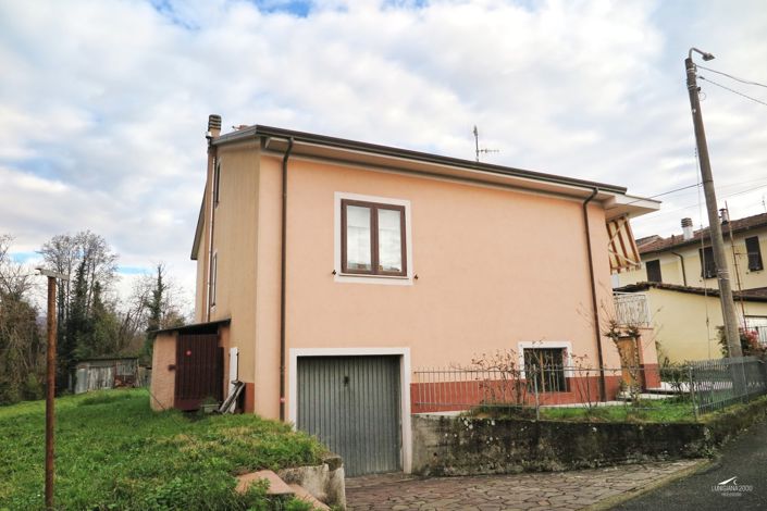 Image No.2-Propriété de 2 chambres à vendre à Aulla