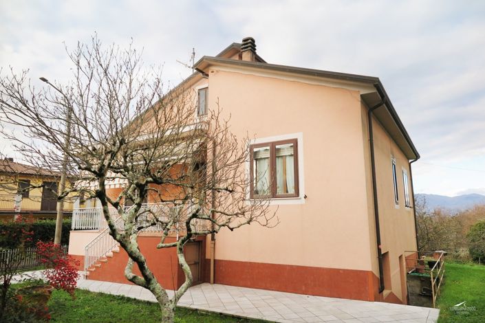 Image No.3-Propriété de 2 chambres à vendre à Aulla