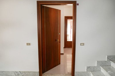 17564606357kuhyuqmienl0c
