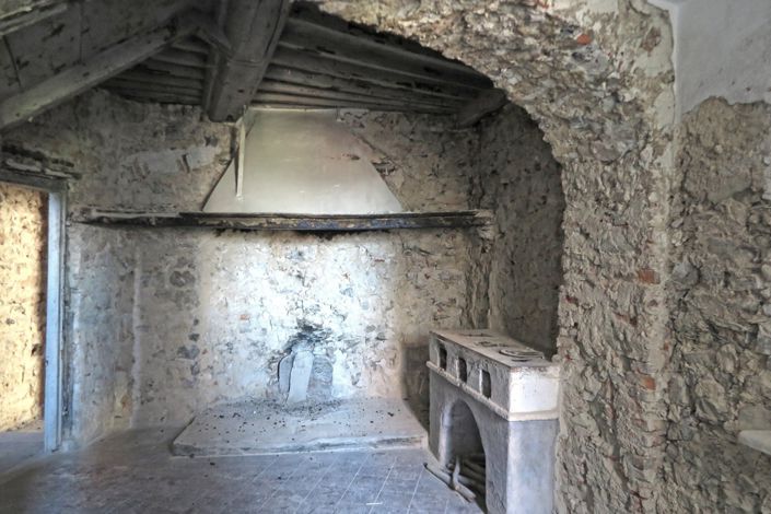 Image No.11-6 Bed Property for sale