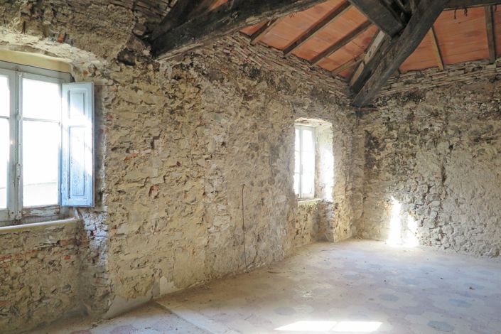 Image No.25-6 Bed Property for sale