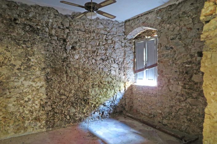 Image No.33-6 Bed Property for sale