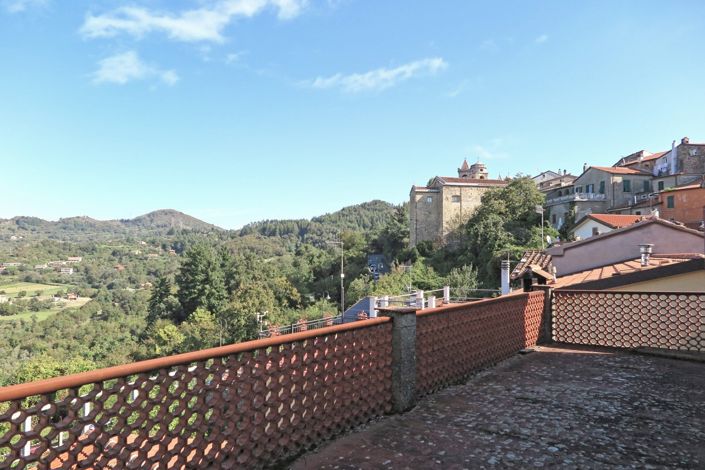 Image No.35-6 Bed Property for sale