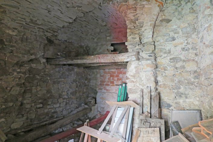 Image No.42-6 Bed Property for sale