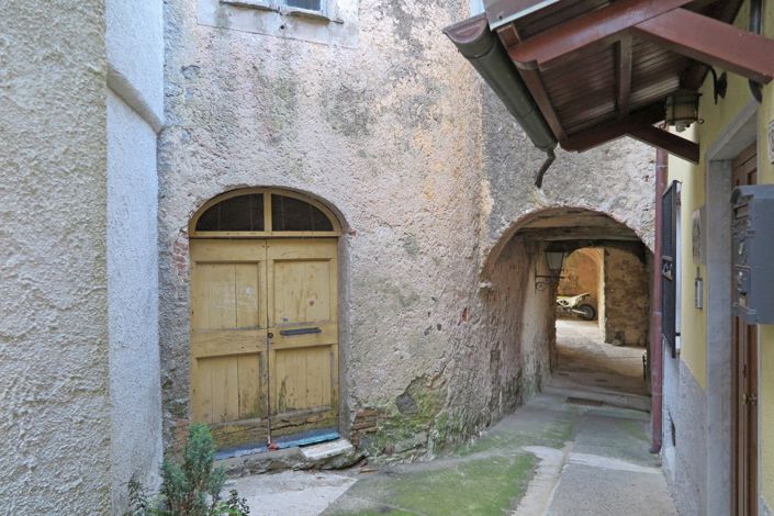 Image No.46-6 Bed Property for sale