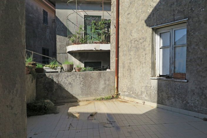 Image No.8-6 Bed Property for sale