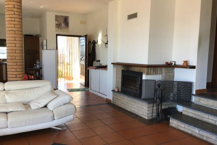 Image No.12-3 Bed Property for sale