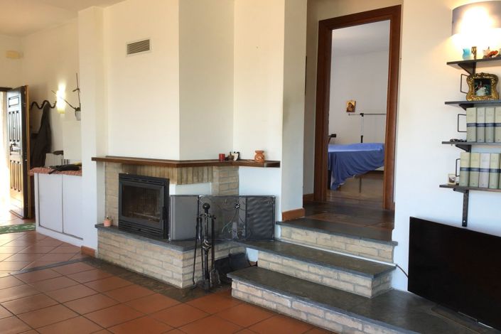 Image No.14-3 Bed Property for sale