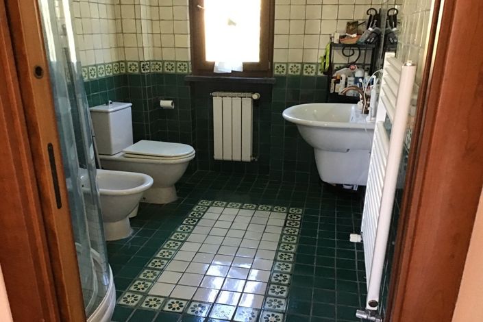 Image No.20-3 Bed Property for sale