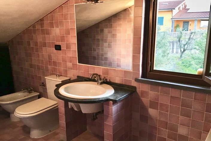 Image No.40-3 Bed Property for sale