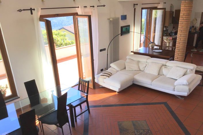 Image No.9-3 Bed Property for sale