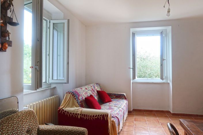 Image No.10-2 Bed Property for sale