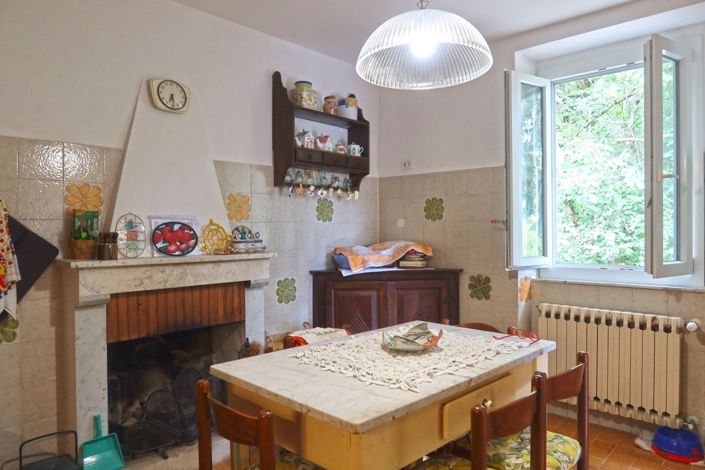 Image No.13-2 Bed Property for sale