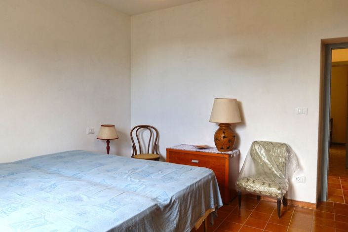 Image No.18-2 Bed Property for sale