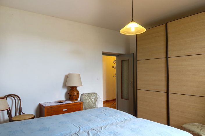 Image No.19-2 Bed Property for sale