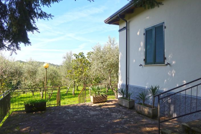 Image No.28-2 Bed Property for sale