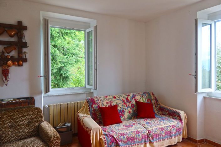 Image No.9-2 Bed Property for sale