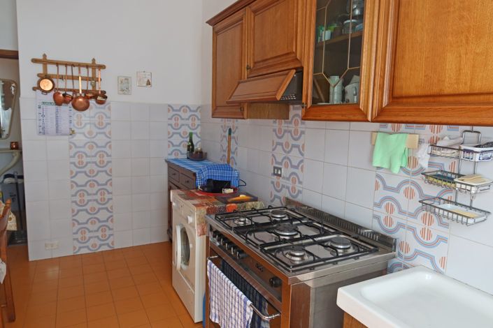 Image No.14-4 Bed Property for sale