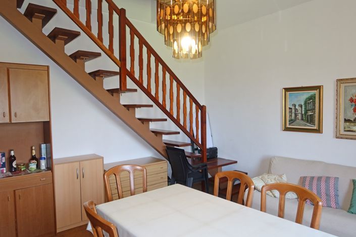 Image No.17-4 Bed Property for sale