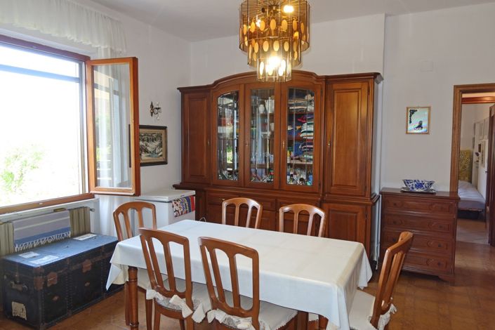 Image No.18-4 Bed Property for sale