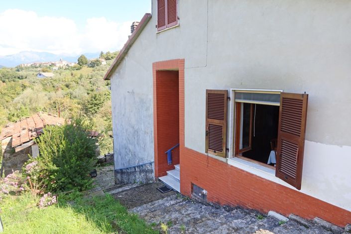 Image No.2-4 Bed Property for sale