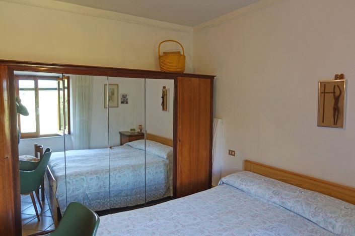 Image No.21-4 Bed Property for sale