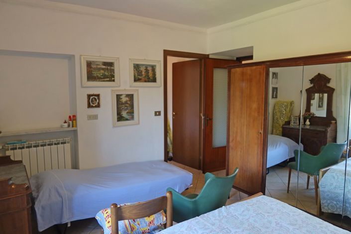 Image No.22-4 Bed Property for sale