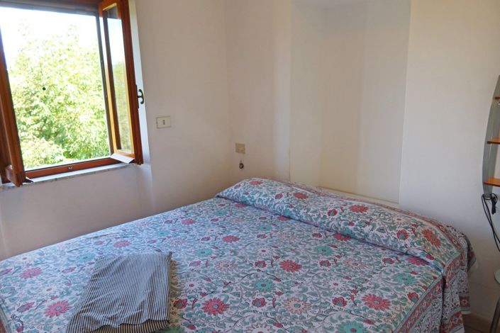 Image No.23-4 Bed Property for sale