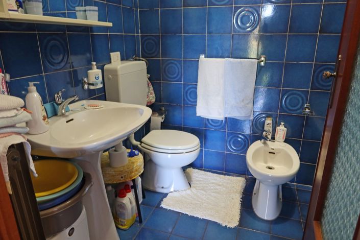 Image No.26-4 Bed Property for sale