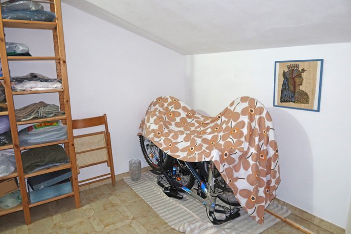 Image No.33-4 Bed Property for sale