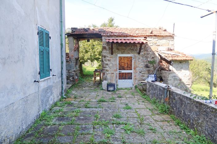 Image No.4-4 Bed Property for sale