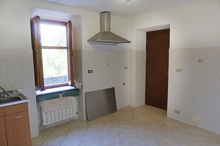 Image No.8-4 Bed Property for sale