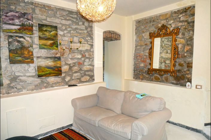 Image No.11-5 Bed Property for sale