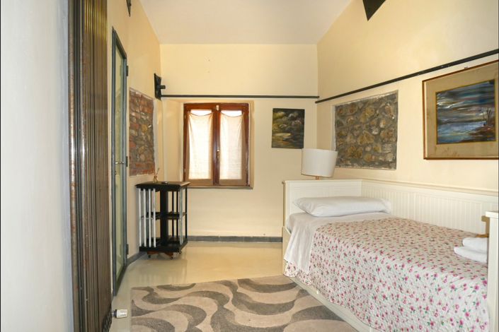 Image No.42-5 Bed Village House for sale