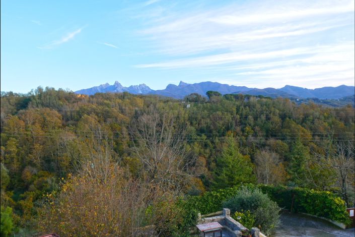 Image No.48-5 Bed Property for sale