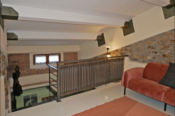 Image No.61-5 Bed Property for sale