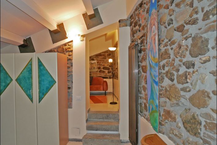 Image No.63-5 Bed Property for sale