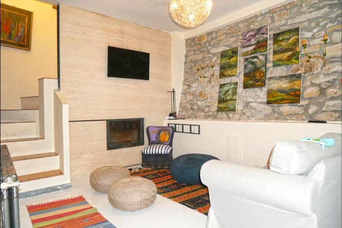 Image No.8-5 Bed Property for sale